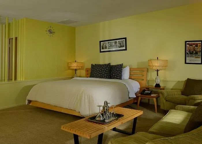 Orbit In - 21 And Over - A Town & Desert Boutique Hotel (Adults Only)