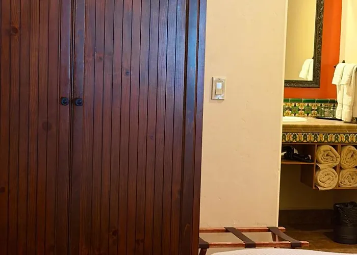 Los Arboles Hotel